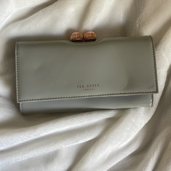 Ted baker wallet from Nordstrom - Picture 4 of 4